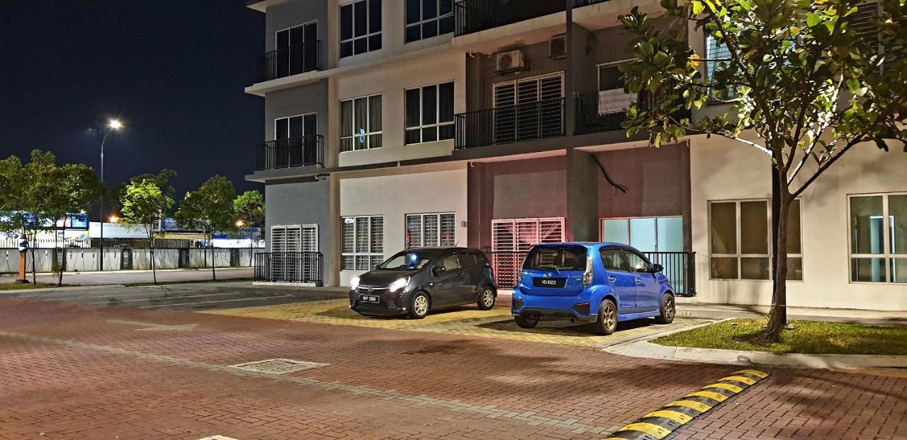Bsp21 Family Homestay Jenjarum Dış mekan fotoğraf