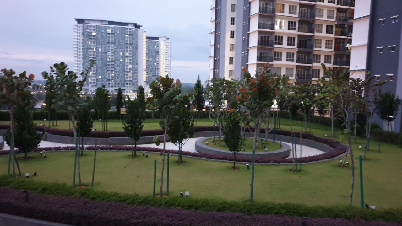 Bsp21 Family Homestay Jenjarum Dış mekan fotoğraf