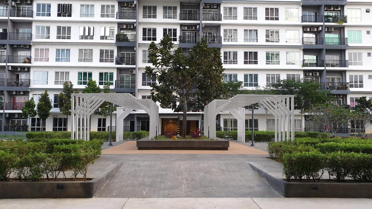 Bsp21 Family Homestay Jenjarum Dış mekan fotoğraf